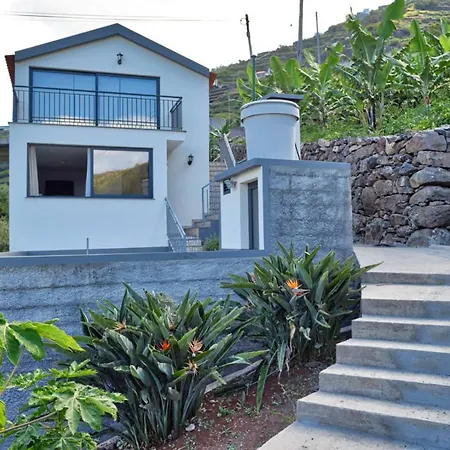 Casa Calhau Da Lapa, A Home In Madeira * Campanario
