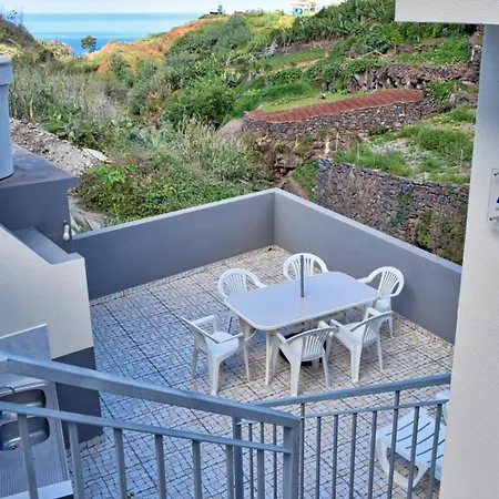 Apartment Casa Calhau Da Lapa, A Home In Madeira *